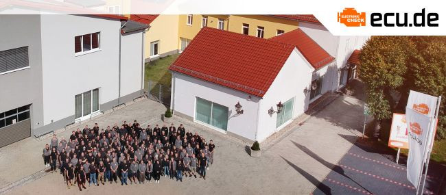 Aus der Praxis – für die Praxis: Seit mehr als 25 Jahren entwickeln wir Lösungen zur Verlängerung der Lebensdauer von Fahrzeugelektronik. Mit unserem Portfolio decken wir den gesamten Lebenszyklus von Fahrzeugen ab – von der Reparatur zur Wiederaufbereitung bis hin zum Nachbau. Unser Ziel ist es, nachhaltige Konzepte zu schaffen, die die Fahrbereitschaft von Fahrzeugen länger erhalten und gleichzeitig Ressourcen schonen. Aus der Praxis – für die Praxis: Seit mehr als 25 Jahren entwickeln wir Lösungen zur Verlängerung der Lebensdauer von Fahrzeugelektronik. Mit unserem Portfolio decken wir den gesamten Lebenszyklus von Fahrzeugen ab – von der Reparatur zur Wiederaufbereitung bis hin zum Nachbau. Unser Ziel ist es, nachhaltige Konzepte zu schaffen, die die Fahrbereitschaft von Fahrzeugen länger erhalten und gleichzeitig Ressourcen schonen.